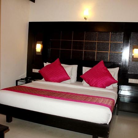 Aman Deluxe Hotell New Delhi Eksteriør bilde