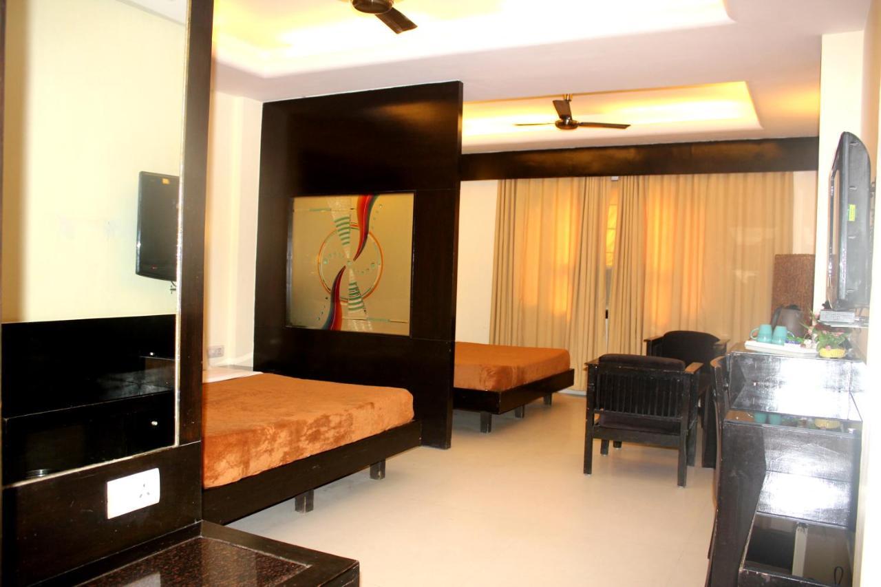 Aman Deluxe Hotell New Delhi Eksteriør bilde