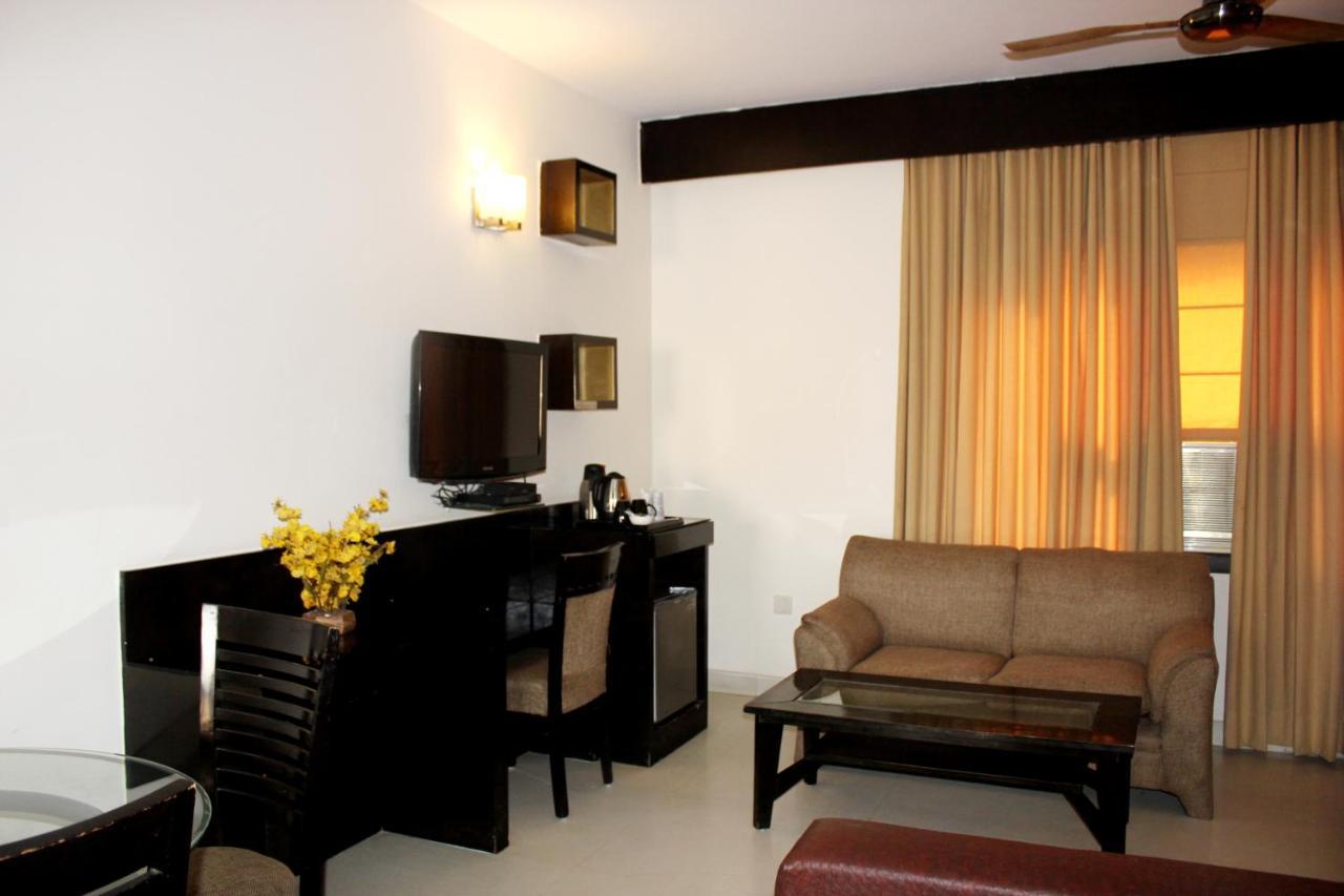 Aman Deluxe Hotell New Delhi Eksteriør bilde